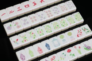 Juego de Mahjong Americano de Acrílico Rosa de Cuatro Capas de Alta Calidad de Oh My Mahjong - Ecológico y Duradero para Viajes y Juegos de Azar - Product Image 4