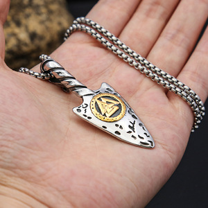 Yunnique – collier rétro avec pendentif épée en acier inoxydable pour hommes, avec motif de rune triangulaire, accessoires de bijoux cadeaux - Product Image 4