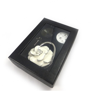 Vente flash : Porte-sac pliable à trois motifs interchangeables, support de sac portable pour table - Product Image 3