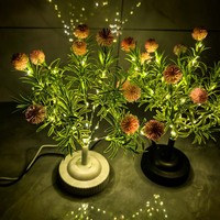 Lampe de table décorative en plastique à LED à piles, avec boule brodée rose artificielle pour cour intérieure