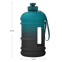 Custom 64 oz 2L Tour Deportes Jarra de agua Plástico Acero Botella de agua grande Cantimplora Termo