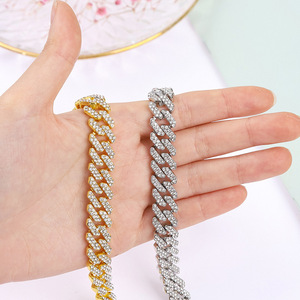 <span class=keywords><strong>ชุด</strong></span>สร้อยคิวบันแบบ Iced Out ทำจากโลหะผสมสังกะสี ขนาด 12 มม. แบบขายส่ง สีทองและสีเงิน สไตล์ฮิปฮอ<span class=keywords><strong>ป</strong></span> สำหรับ<span class=keywords><strong>แร็</strong></span><span class=keywords><strong>ป</strong></span><span class=keywords><strong>เปอร์</strong></span> - Product Image 5