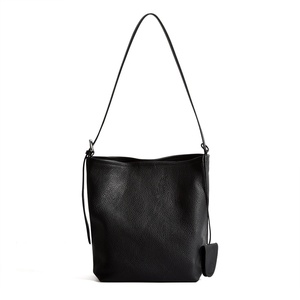 Sac à bandoulière en cuir véritable pour femme, décontracté, type seau, avec fermeture éclair, en polyester, sac à main de luxe avec breloques, sacs à main pour femmes - Product Image 1