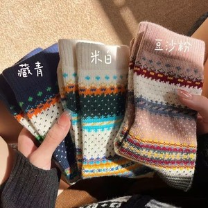 Chaussettes mi-mollet pour femmes style Fair Isle d'hiver, épaisseur moyenne, confortables, design coloré - Product Image 3