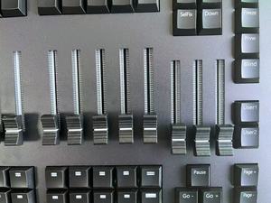 MA3 OSC công nghệ cao giao diện điều khiển: Midi 154 nút tương tác, 18 rgp Faders, 5 xoay knobs - Product Image 5