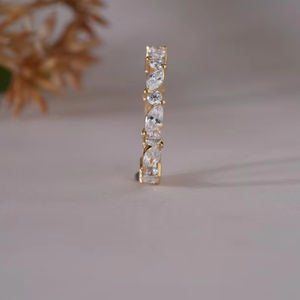 Bague Éternité Élégante en Diamant pour Femme |   Bague en or taille marquise, bijoux de luxe empilables pour mariage et anniversaire - Product Image 1