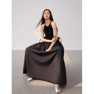 Abito Lungo Elegante Senza Maniche con Ampio Orlo 'Messenger Under the Moon' - Product Image 3