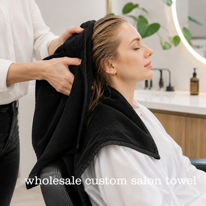 Toalla de Salón Negra Personalizada de Fábrica, Súper Absorbente y de Secado Rápido <span class=keywords><strong>para</strong></span> Peluquería, con Logotipo Bordado Personalizado - Product Image 1