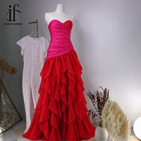 Trägerloses Abendkleid mit herzförmigem Ausschnitt in Kontrastfarbe, gerafftem Satin-Mieder, gestuftem Rüschen-Chiffon in Rot, bodenlanges Ballkleid