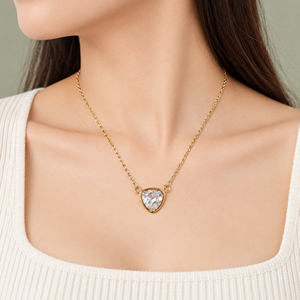 Collar de Piedra Triangular en Oro de 14K, Chapado al Vacío en Acero Inoxidable - Product Image 5