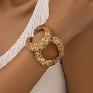 Zooying Hot Selling Gepersonaliseerde Trendy Kruisvormige Vrouwelijke Cadeau Creatief Ontwerp Feest Ornamenten Niche Mode Armband