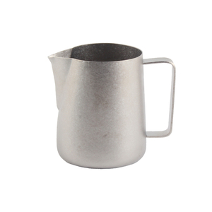 Jarra para Espumar Leche de Titanio Puro, Diseño Clásico y Duradero, Capacidad de 600 ml, para Latte Art - Product Image 1