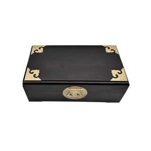Caja de Madera Rectangular Hecha a Mano con Mecanismo de Sándalo Morado, Caja de Regalo Artesanal, Decorativa y Personalizada - Product Image 4
