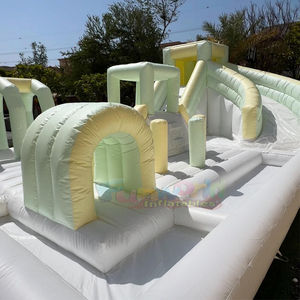 Parque acuático inflable comercial con obstáculos de agua en colores pastel blanco para niños pequeños - Product Image 6