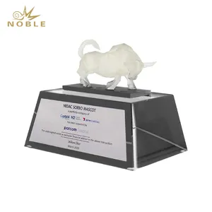 Mulia mewah Tombstone dengan 3D dicetak Bull kustom Bespoke Logo penawaran mainan bisnis hadiah keuangan piala penghargaan plakat