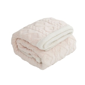 Manta de tiro Jacquard Manta ligera para sofá, manta acogedora suave difusa para cama, manta gruesa cálida para todas las estaciones - Product Image 1