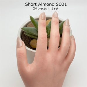 再利用可能な豪華なデザインの偽の釘接着剤付きの人工の偽の釘の短いカスタムプレス - Product Image 4