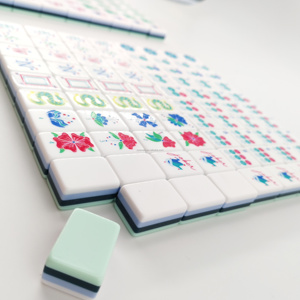 Tuiles <span class=keywords><strong>de</strong></span> jeu <span class=keywords><strong>de</strong></span> Mahjong/<span class=keywords><strong>Poker</strong></span> <span class=keywords><strong>de</strong></span> luxe en acrylique/mélamine à 4 couches, anti-décoloration, gravées au laser, pour 4 joueurs, durables et écologiques - Product Image 3