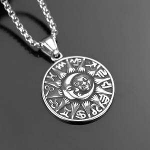 Collar con Colgante de Dios Sol para Hombre en Acero Inoxidable, Diseño Geométrico, Regalo Temático - Product Image 1