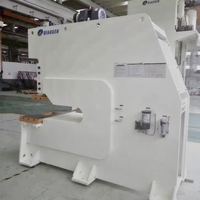 Machine de poinçonnage de trous à gorge profonde pneumatique Équipement de perforation de tôle avec moteur à roulement et composants de pompe