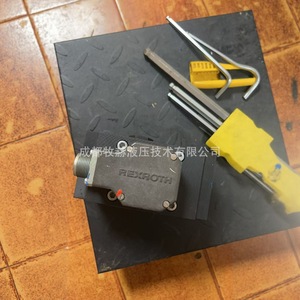 Válvula Servo Rexroth 4WS2EM10-5X/45B11ET315K31EV R900909297 315 Bar 100 L/min, Reductor de Presión de Aceite Hidráulico - Product Image 3
