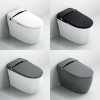 Toilette intelligente moderne noire allongée de luxe de style japonais, à poser au sol, avec télécommande, siège chauffant et chasse d'eau automatique à capteur