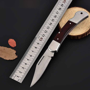 Navaja de Bolsillo Plegable Táctica de Supervivencia para Campamento y Rescate al Aire Libre, con Mango de Madera y Logotipo Grabado, Personalizada, Segura y Afilada - Product Image 1