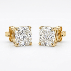 Boucles d'oreilles clous en or jaune 18 carats pour femme, diamants de laboratoire taille coussin, style classique, look minimaliste, pour usage quotidien - Product Image 1