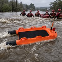 Bateau de sauvetage gonflable intelligent télécommandé Lifebuoy avec propulsion à jet d'eau haute vitesse pour le sauvetage maritime et en cas d'inondation