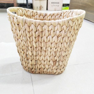 Panier de rangement ovale en jacinthe d'eau tressée fait main pour l'organisation de la maison, des jouets et des essentiels, forme rectangulaire, couleur naturelle - Product Image 3