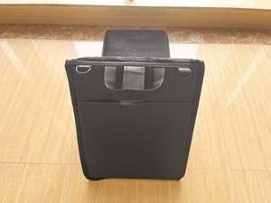 Tappetino da Preghiera Musulmano Portatile Goffrato per Viaggi, Orientabile verso la Qibla, con Schienale Pieghevole - Product Image 4