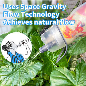 Botella de agua de plástico de 600ml Botella de agua con rociador de niebla de agua deportiva con función de frío - Product Image 3