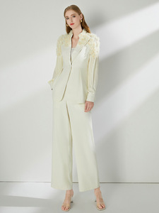 Completo Blazer Bianco Crema da <span class=keywords><strong>Donna</strong></span> con Decorazioni 3D, Maniche Plissettate e Pantaloni a Gamba Larga, Elegante Outfit Formale per Affari e Cene - Product Image 2