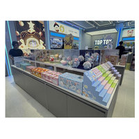 Magasin de jouets magasin de jouets présentoirs intérieurs vitrine en verre avec lumières led
