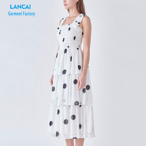 Fabricantes personalizados Chifón Polka Dot Frock Smocking Sundress Vestido escalonado para mujeres - Product Image 3