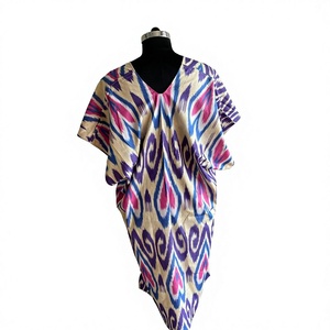 Túnica Kaftan Étnica de Seda con Estampado Ikat Geométrico Multicolor, Estilo Bohemio, Talla 6XL, para Verano - Product Image 4
