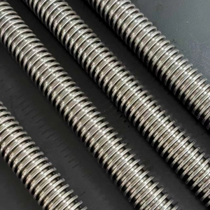 T14X3 T14X4 1045/C45 Trapeziumvormige spindel op maat ontworpen en gefabriceerd, rechtstreeks van de fabriek. - Product Image 1