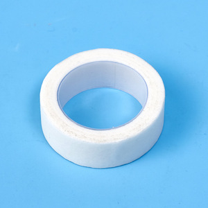 Bande adhésive médicale respirante 1,25 cm x 914 cm blanche non tissée pour perfusion intraveineuse, facile à déchirer, hypoallergénique, bande chirurgicale - Product Image 1