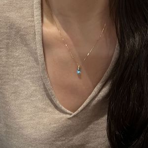 Collar con Colgante de Plata de Ley S925 para Mujer, Diseño de Serpiente Espiritual de Lujo con Diamante Ovalado Brillante de Forma Geométrica - Product Image 2
