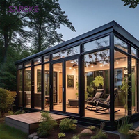 Véranda moderne en aluminium noir, maison en verre sur mesure pour mur extérieur, cour et balcon