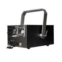 Projecteur laser RGB FB4-Net 20W IPX4 pour extérieur avec boîtier en aluminium et fibre de carbone, alignement du faisceau externe, emballage avec valise Pelican