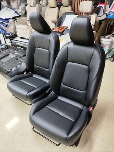 Housse de siège de voiture en cuir PU imperméable, noire et rouge, universelle, bon marché, en PVC, ensemble complet, pour Toyota Corolla Camry - Product Image 1