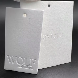 แท็กพิมพ์กระดาษแข็งลายนูนแบบไม่มีสีพร้อมโลโก้ของคุณเอง - Product Image 2