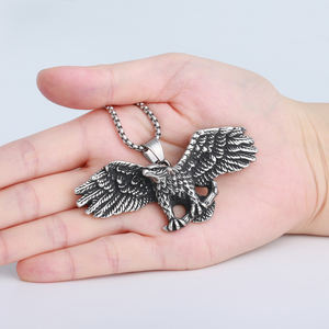 Mode Klasik Perhiasan Hewan Elang Menyebar Sayap Menjuntai Tinggi Baja Nirkarat Elang Liontin untuk Wanita Pria - Product Image 3