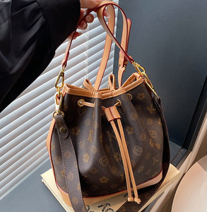 Sac à main bandoulière de luxe pour femme, design classique, style seau, grande capacité, sac à l'épaule tendance pour femme - Product Image 4