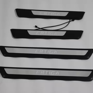Protector de Umbral de Puerta de Coche 5D de Alta Calidad Marca KQD con LED para SUZUKI Ertiga 2018 en Adelante, Precio al por Mayor - Product Image 1