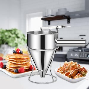 Dispensador de Masa Comercial de Acero Inoxidable con Pistón y Múltiples Orificios para Panqueques, Acabado Espejo, Apto para Lavavajillas, Ecológico - Product Image 2