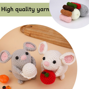 Divertido <span class=keywords><strong>y</strong></span> Adorable Kit de Tejido DIY de Dos Ratones Pequeños con Hilo de Ganchillo <span class=keywords><strong>y</strong></span> Ganchos Ergonómicos para Principiantes, Adultos <span class=keywords><strong>y</strong></span> Niños - Product Image 1