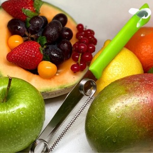 Couteau à <span class=keywords><strong>fruits</strong></span> <span class=keywords><strong>et</strong></span> <span class=keywords><strong>légumes</strong></span> en métal multifonctionnel tout-en-un léger éplucheur de <span class=keywords><strong>fruits</strong></span> de <span class=keywords><strong>printemps</strong></span> de cuisine domestique - Product Image 2
