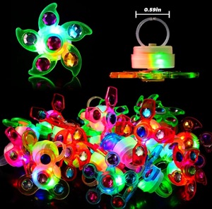 Suministros para fiestas que brillan en <span class=keywords><strong>la</strong></span> oscuridad, regalo de cumpleaños, juego de favores de fiesta, anillos intermitentes coloridos, luz LED, Fidget Spinner - Product Image 1